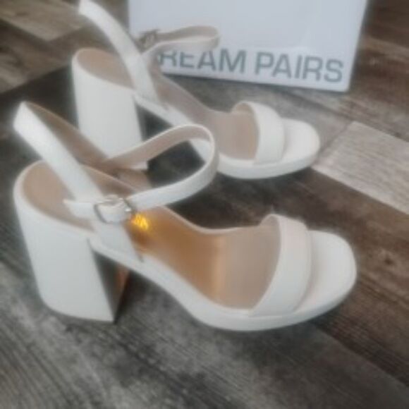 Dream Paris Women's Size 10 Faux White Leather Platform Heels - NWT - Picture 1 of 11